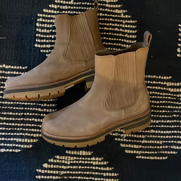 Clarks Shoes - Clarks Women's Orianna Slip On Leather Ankle Boots Size 8.5